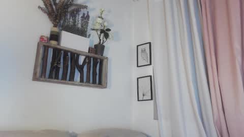 Rhaenyra online show from December 2024 03:44:01 PM