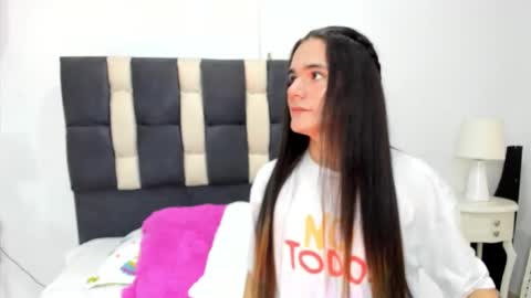 rhiannacoral online show from February 2025 08:00:01 PM