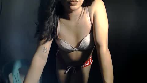 Snapshot of ria_evans chatting on May 2026 04:04:02 PM ria_evans online show from May 2026 04:04:02 PM