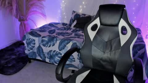 Snapshot of riana_kean chatting on April 2026 04:46:01 AM RianaK online show from April 2026 04:46:01 AM