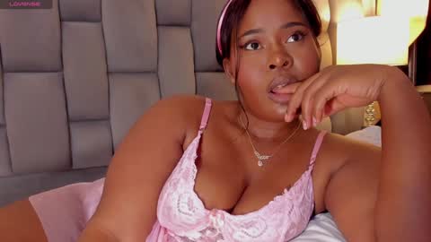 Snapshot of rianamanson chatting on January 2025 07:14:01 AM Riana online show from January 2025 07:14:01 AM