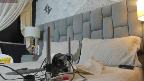 Snapshot of rianamanson chatting on February 2025 07:01:02 AM Riana online show from February 2025 07:01:02 AM