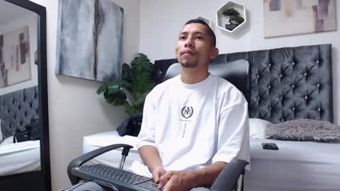 Snapshot of richar_voller chatting on January 2025 11:31:01 AM richar_voller online show from January 2025 11:31:01 AM