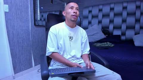 Snapshot of richar_voller chatting on October 2025 11:31:02 AM richar_voller online show from October 2025 11:31:02 AM