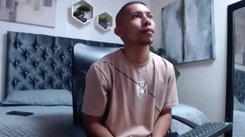 Snapshot of richar_voller chatting on October 2025 01:01:01 PM richar_voller online show from October 2025 01:01:01 PM