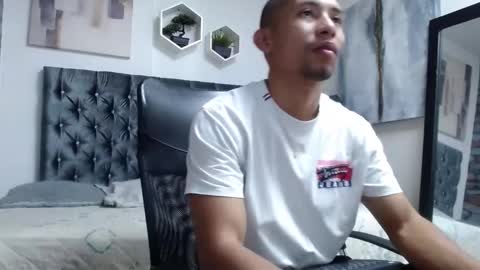 Snapshot of richar_voller chatting on November 2025 11:23:02 AM richar_voller online show from November 2025 11:23:02 AM