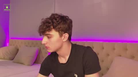 Snapshot of richard_steele_hot chatting on November 2025 03:47:02 PM Richard online show from November 2025 03:47:02 PM