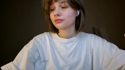 Luna online show from April 2026 06:49:01 PM