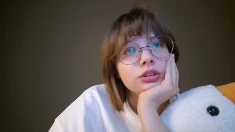 Luna online show from April 2026 06:36:02 PM
