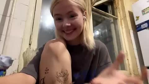 Snapshot of richellearmentrout chatting on July 2026 07:49:01 PM jenny online show from July 2026 07:49:01 PM