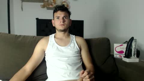 Snapshot of richr_latin_boy chatting on March 2025 04:21:01 PM rich online show from March 2025 04:21:01 PM