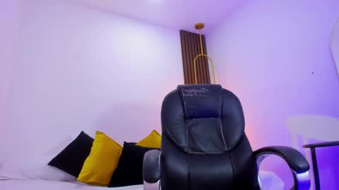 Ricky  online show from February 2025 11:43:02 PM