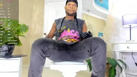 RicoBrowm online show from May 2026 04:06:02 AM