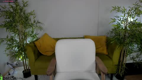 Layla online show from April 2026 09:37:02 AM