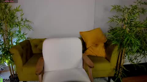Layla online show from May 2026 02:45:01 PM