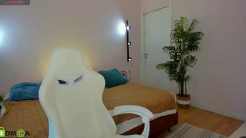Snapshot of riddle_layla chatting on June 2026 09:17:01 AM Layla online show from June 2026 09:17:01 AM