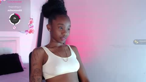 Snapshot of rihana_hot01 chatting on January 2025 03:31:01 AM ri ri online show from January 2025 03:31:01 AM