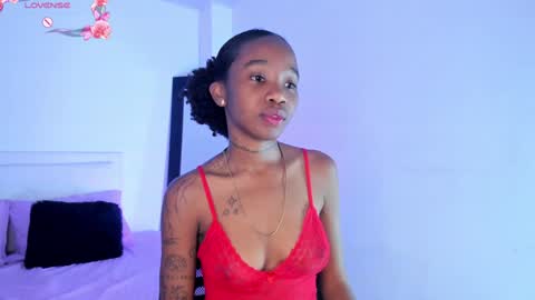 Snapshot of rihana_hot01 chatting on January 2025 02:30:01 AM ri ri online show from January 2025 02:30:01 AM