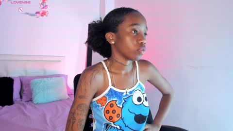 Snapshot of rihana_hot01 chatting on February 2025 06:43:01 AM ri ri online show from February 2025 06:43:01 AM