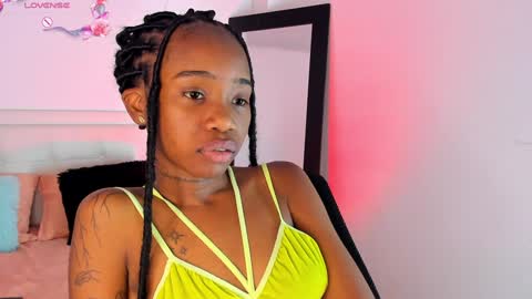 Snapshot of rihana_hot01 chatting on February 2025 04:42:01 AM ri ri online show from February 2025 04:42:01 AM