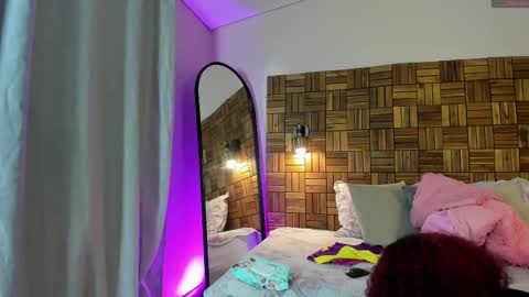 Snapshot of rihannadeep chatting on September 2025 10:18:02 AM Sara online show from September 2025 10:18:02 AM