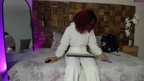Snapshot of rihannadeep chatting on September 2025 10:08:02 AM Sara online show from September 2025 10:08:02 AM