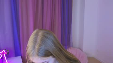 Rina online show from November 2025 09:59:02 PM