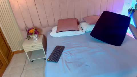 Snapshot of rileyallen01 chatting on October 2025 08:06:02 PM Rilley Allen online show from October 2025 08:06:02 PM