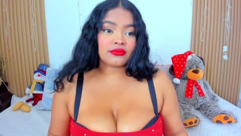 Snapshot of rileydolly chatting on December 2024 03:41:01 AM RileyDolly online show from December 2024 03:41:01 AM