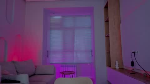 rileymee online show from September 2025 12:17:01 PM