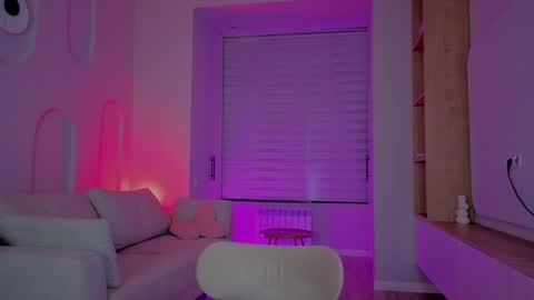 rileymee online show from October 2025 12:37:01 PM