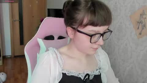 Snapshot of rileynymph chatting on June 2026 04:11:01 AM My name is Riley Like my broadcast pls 3 online show from June 2026 04:11:01 AM