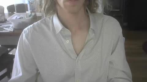 Snapshot of rimbu32 chatting on March 2026 09:45:02 AM kriebeltje online show from March 2026 09:45:02 AM