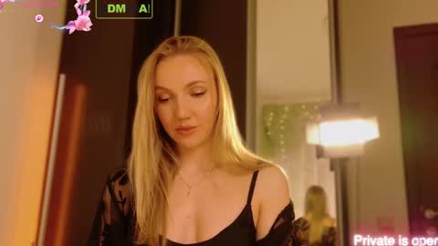 Rina Asty online show from March 2026 06:14:02 PM