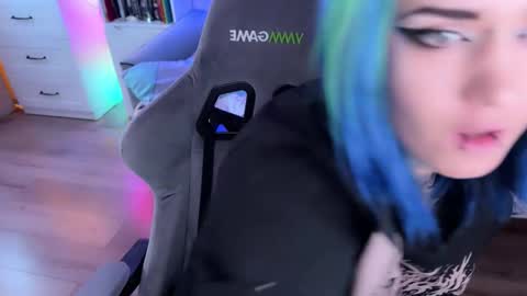   DianaBrite            fansl y online show from September 2025 01:27:02 PM