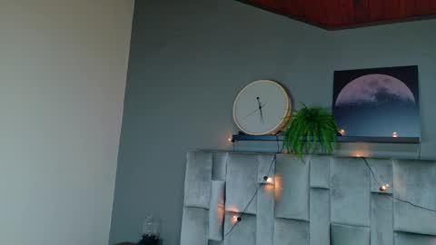 RIRI  online show from November 2025 11:35:01 AM