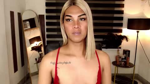 Snapshot of ririmoorets chatting on March 2025 08:02:01 AM riri online show from March 2025 08:02:01 AM