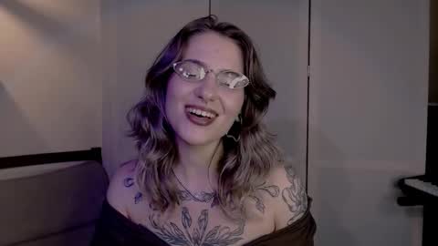 Snapshot of risha_laass chatting on December 2024 07:17:01 PM risha_laass online show from December 2024 07:17:01 PM