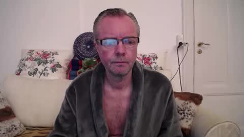 Snapshot of risras chatting on April 2026 11:51:02 AM RisRas online show from April 2026 11:51:02 AM