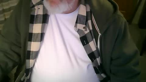 Snapshot of rndmronnie chatting on November 2025 09:37:01 PM Ron Rodan online show from November 2025 09:37:01 PM