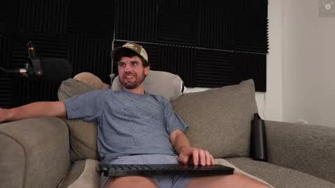 Ryan aka KeylimeRy online show from November 2025 02:49:02 PM