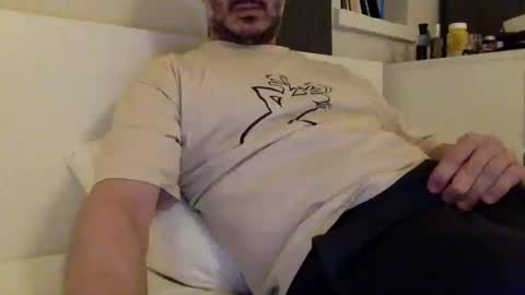 Snapshot of roadbikerider chatting on February 2025 07:19:02 PM 20cm online show from February 2025 07:19:02 PM