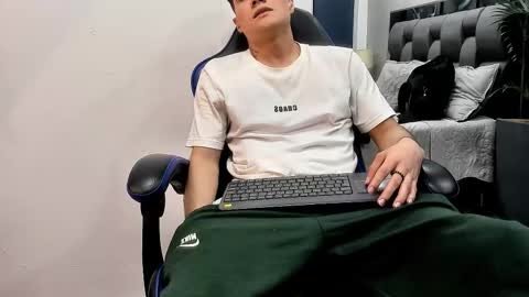 Roan Birkin online show from October 2025 08:31:01 PM