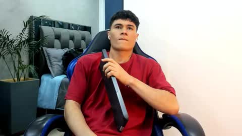 Roan Birkin online show from November 2025 08:08:01 PM