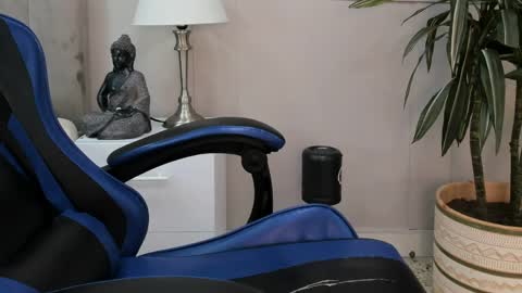 Roan Birkin online show from May 2026 07:19:02 PM