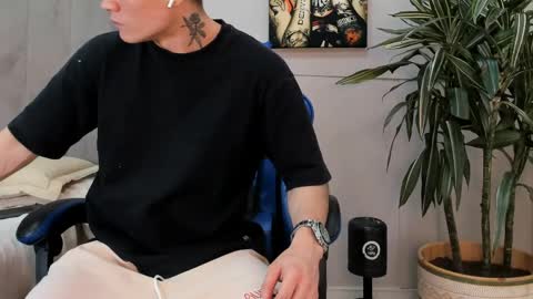 Roan Birkin online show from May 2026 08:25:01 PM