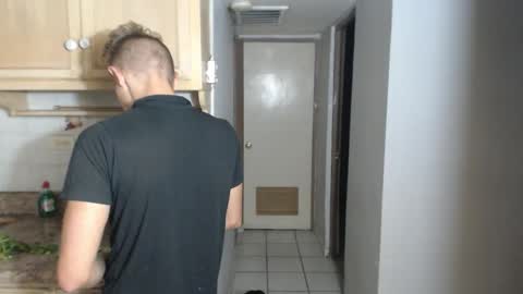 RoastingCorn online show from November 2025 12:49:02 AM