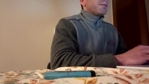 Snapshot of roberpierre_ho chatting on March 2026 02:39:01 AM roberpierre_ho online show from March 2026 02:39:01 AM