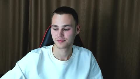 Snapshot of robert10211 chatting on October 2025 08:05:02 PM robert10211 online show from October 2025 08:05:02 PM