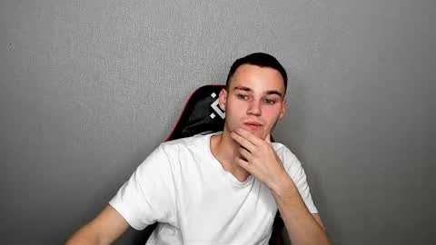 Snapshot of robert10211 chatting on November 2025 03:28:01 AM robert10211 online show from November 2025 03:28:01 AM